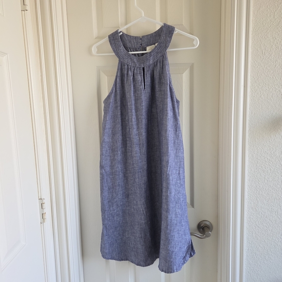 Saint Tropez West Dresses & Skirts - St. Tropez West 100% Linen Blue Chambray Halter Mini Dress Size M‎ Vacation